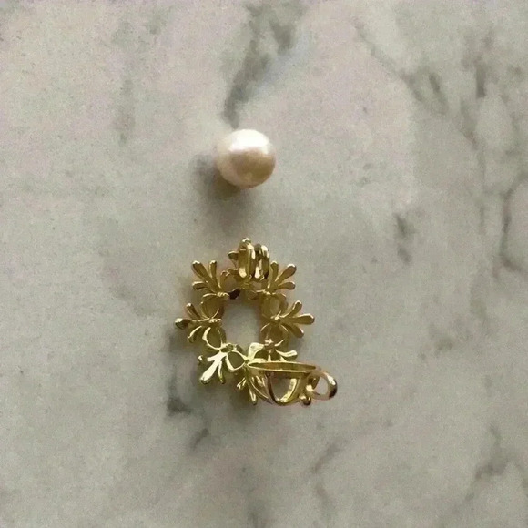 Snowflake❄️ Hollow Pendant - Picture 4 of 9